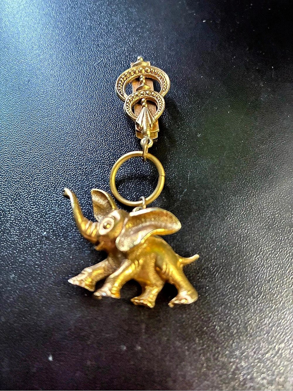 Vintage ART Arthur Pepper Trunk Up Elephant Key Ring Belt Clip Accessory